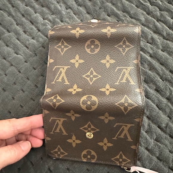 Louis Vuitton Victorine Wallet Monogram Rose Ballerine MI1138 - Picture 10 of 14